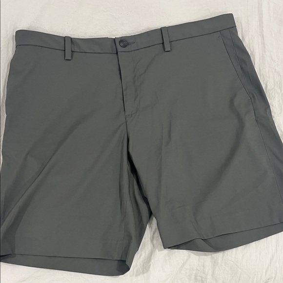 Perry Ellis Men's Charcoal Flat Front Shorts - Picture 4 of 6